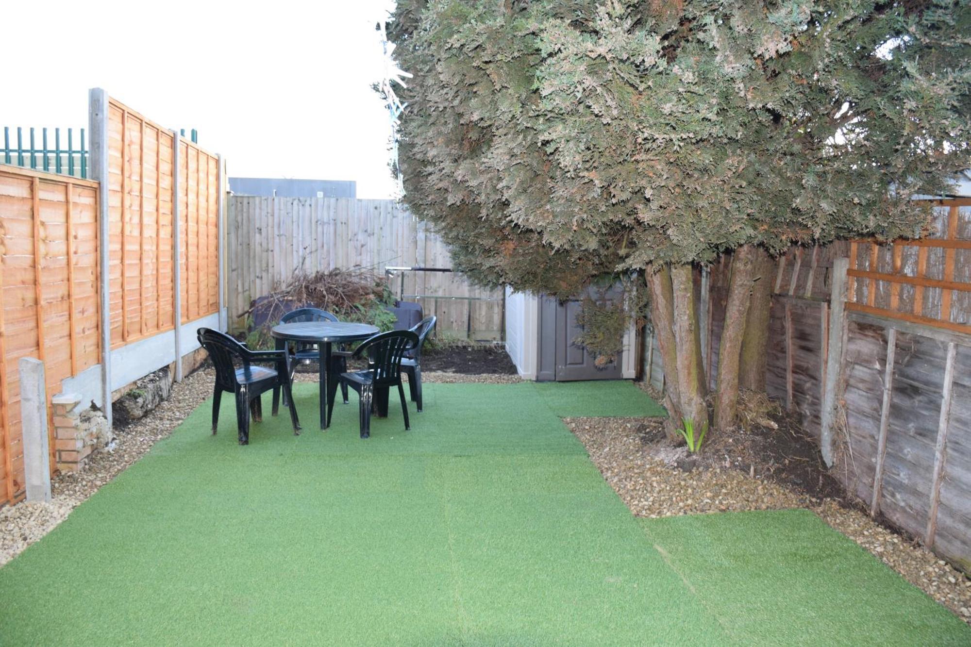לונדון 2 Bedroom Apartment, Fortescue Road מראה חיצוני תמונה
