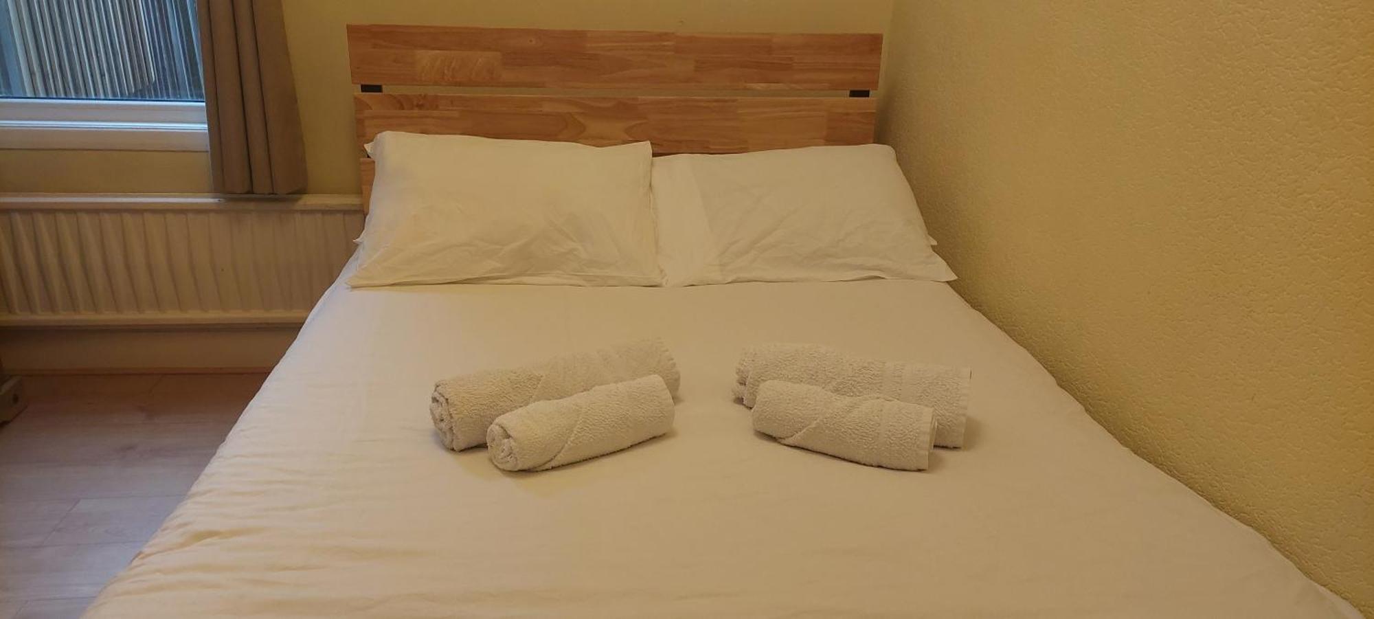 לונדון 2 Bedroom Apartment, Fortescue Road מראה חיצוני תמונה