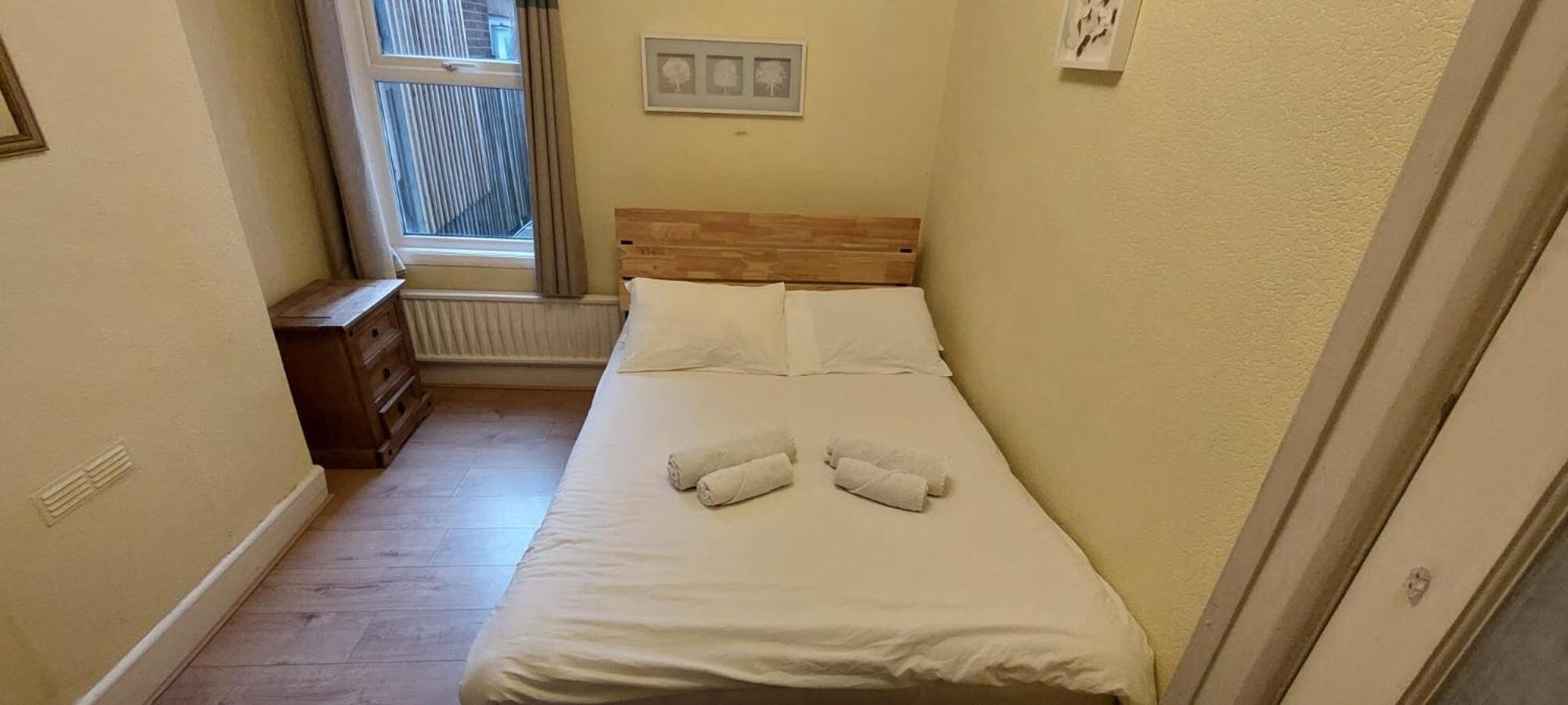 לונדון 2 Bedroom Apartment, Fortescue Road מראה חיצוני תמונה