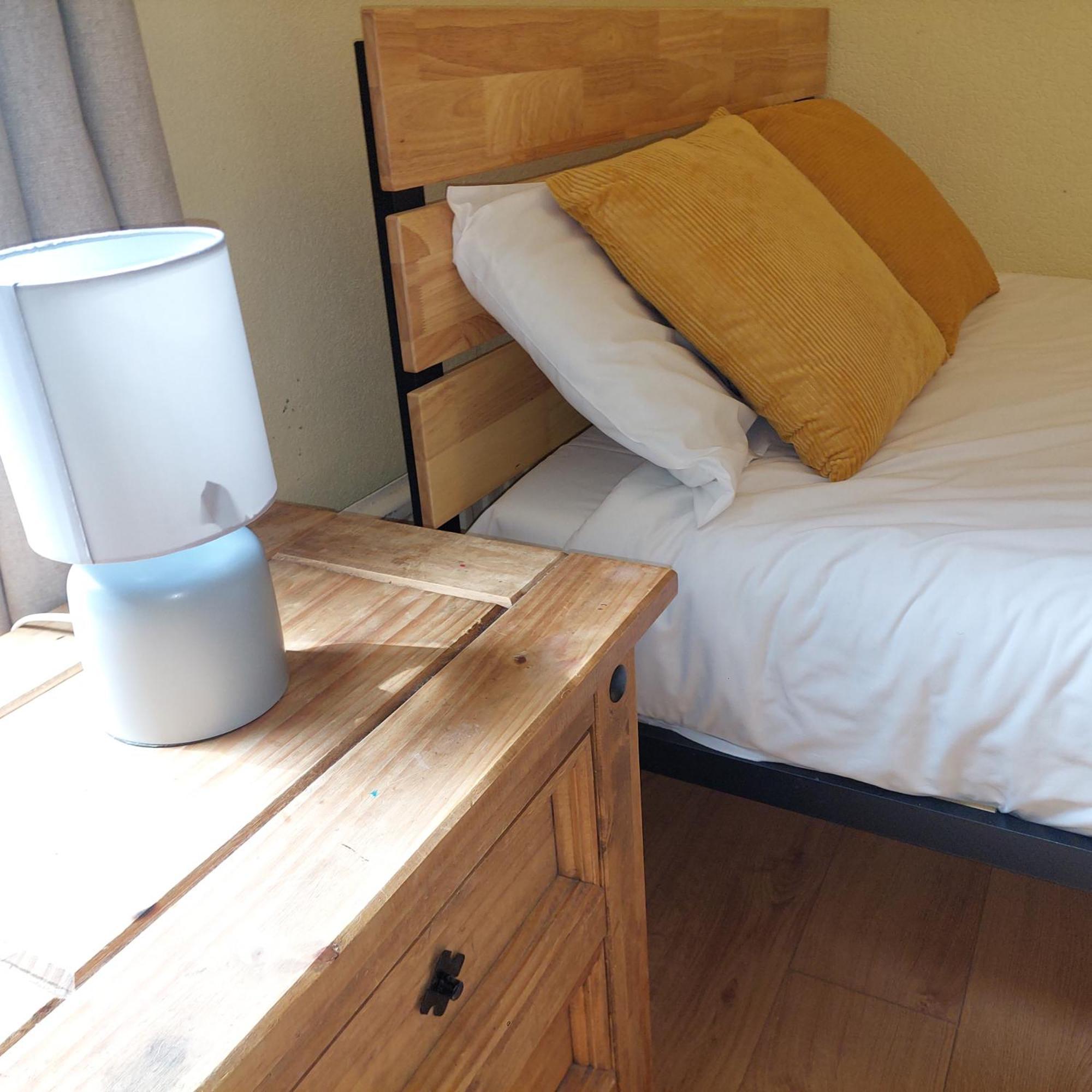 לונדון 2 Bedroom Apartment, Fortescue Road מראה חיצוני תמונה